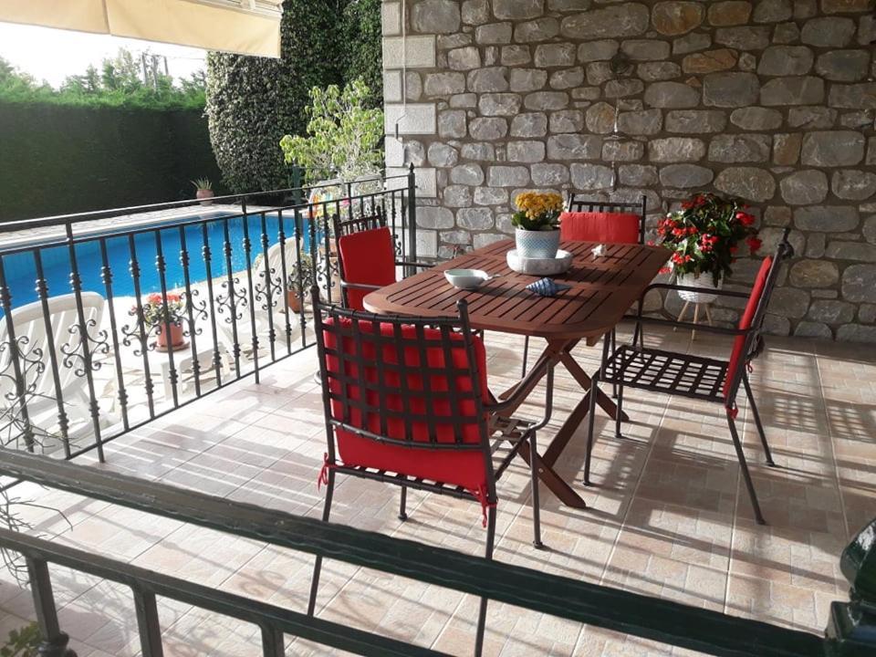 Kelly'S Villa In Stoupa Neokhorion  Exterior foto